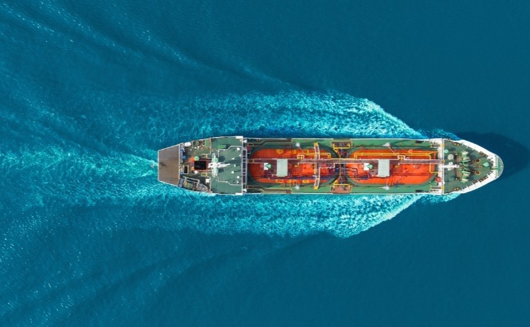 aerial-top-view-oil-ship-tanker-carier-oil-from-refinery-on-the-sea-picture-id1171734607 (1)