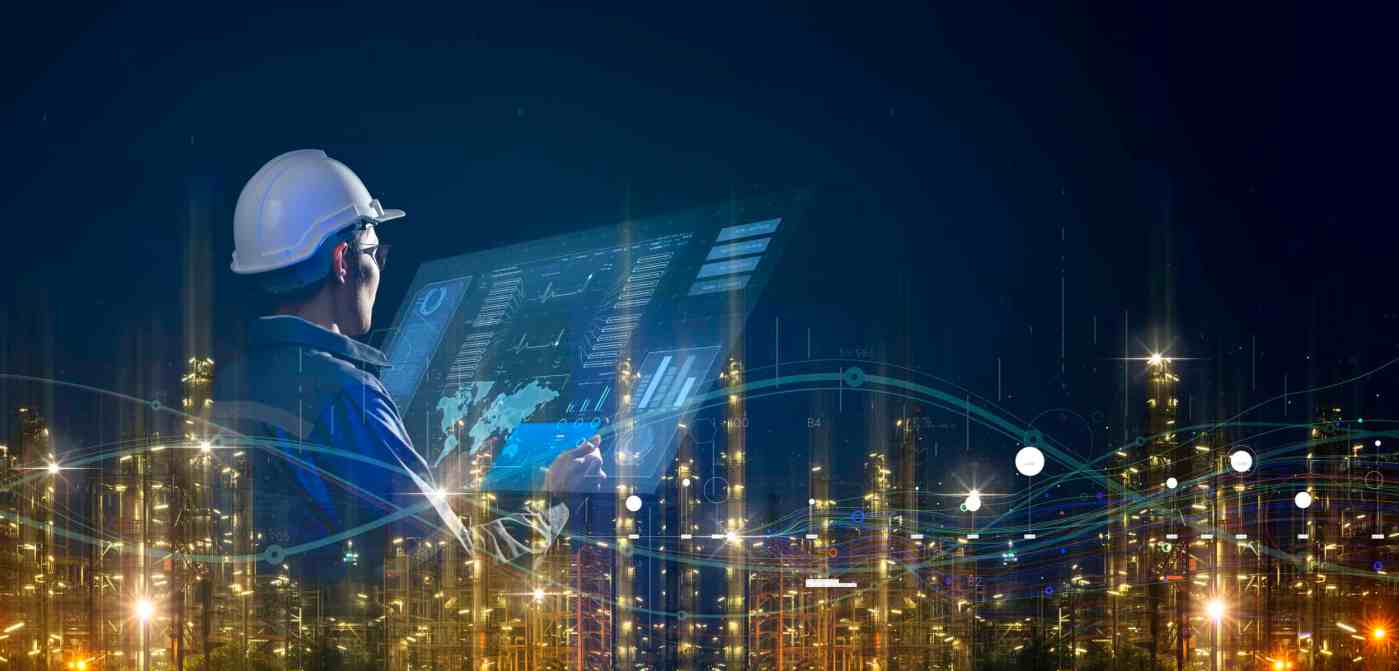 engineer-using-dashboard