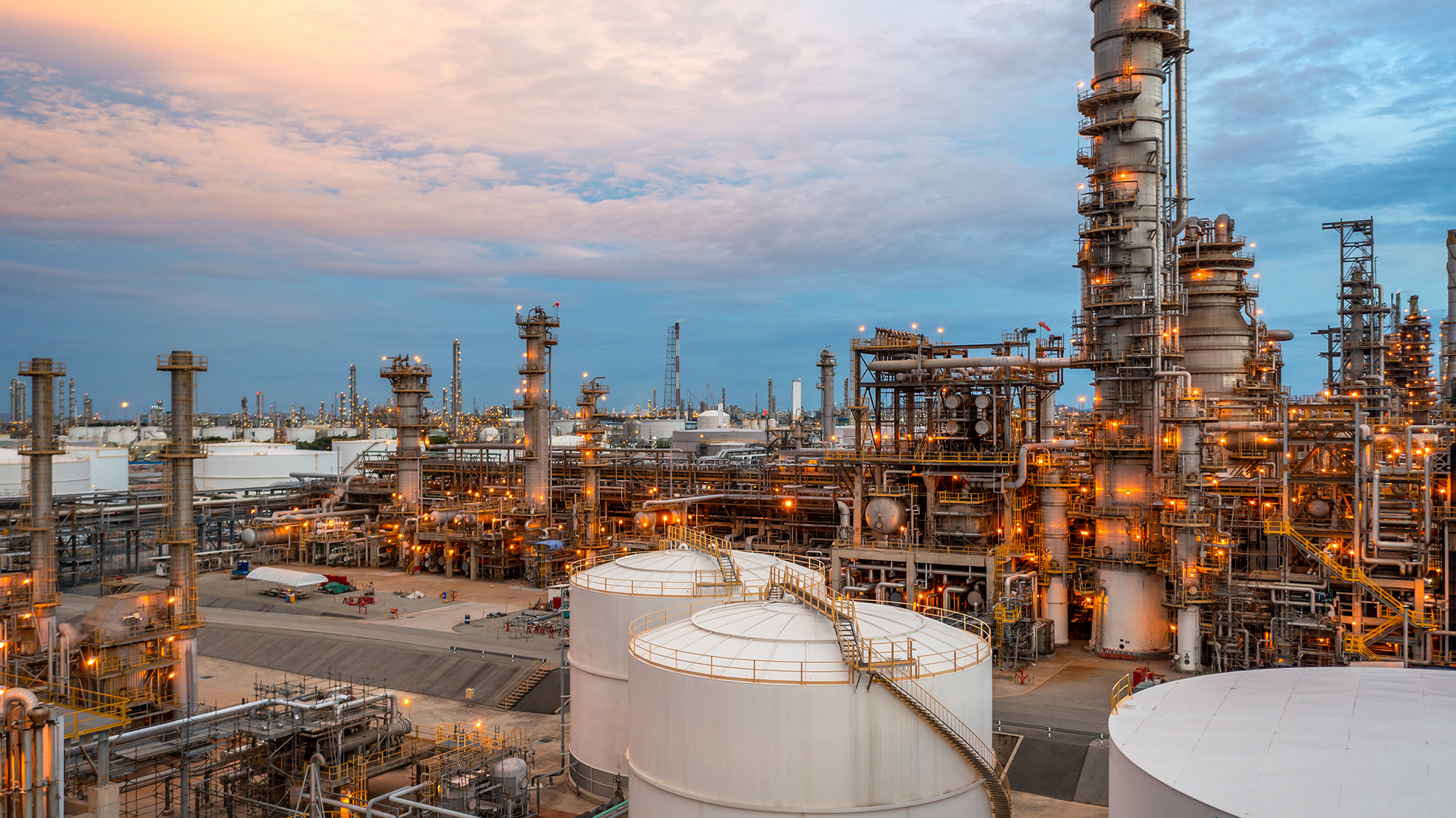 oil-and-gas-refinery-plant-form-industry-zone